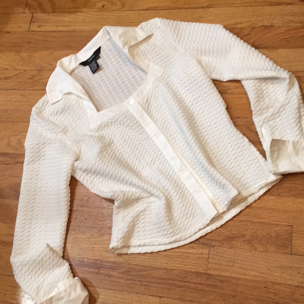 Ishyu stretchy elegant pucker texture white top